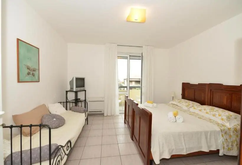 اتاق استاندارد سه تخته با بالکن, B&b La Casa Del Casale