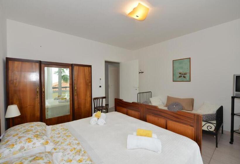 اتاق استاندارد سه تخته با بالکن, B&b La Casa Del Casale