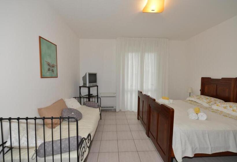 اتاق استاندارد سه تخته با بالکن, B&b La Casa Del Casale