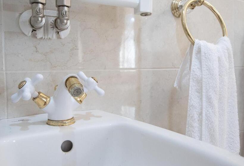 Apartament Rodzinny, Beb C’est Lavis