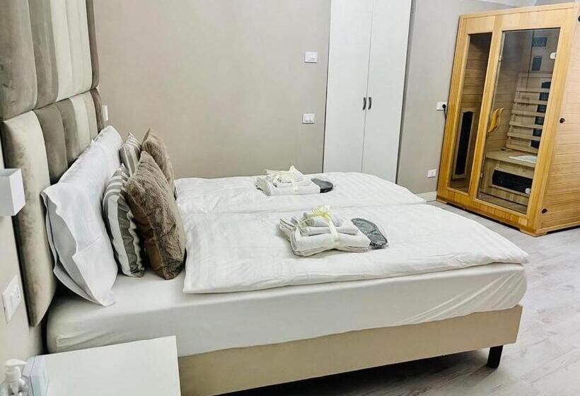 חדר דלוקס, Beb C’est Lavis