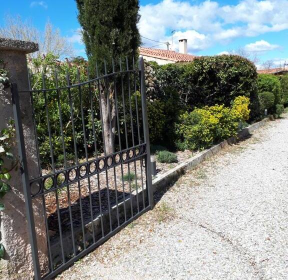 Номер Стандарт, Les Coronilles