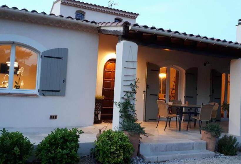 Номер Стандарт, Les Coronilles