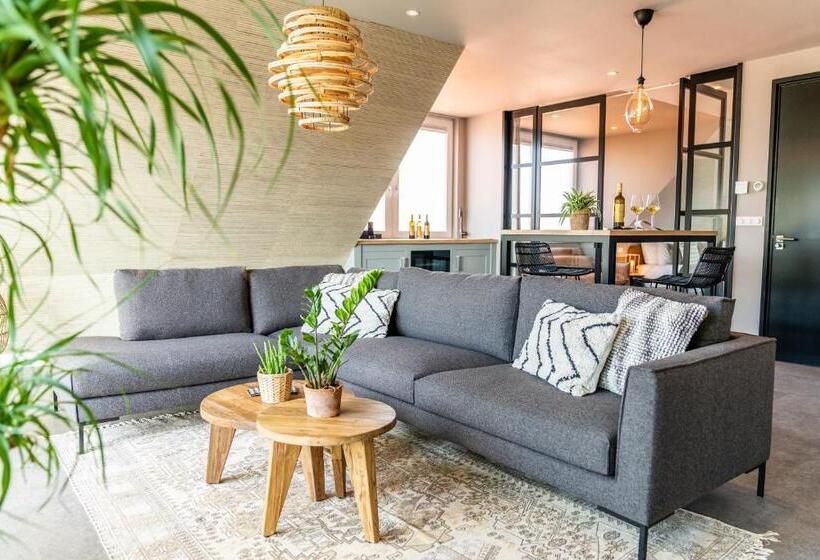 스위트, Just Texel Suites & Apartments