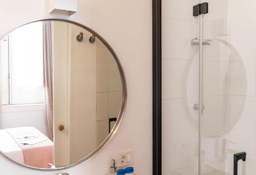 غرفة قياسية, Mapango Small Rooms