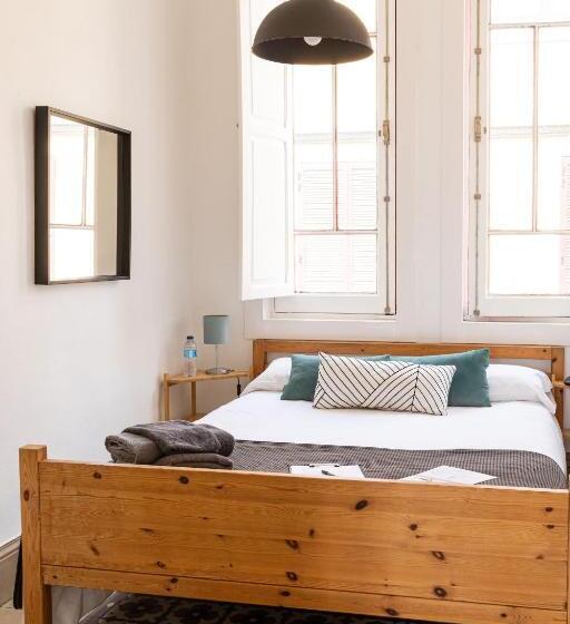 غرفة قياسية حمام مشترك, Mapango Small Rooms