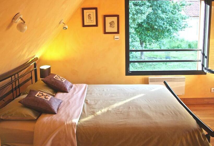 Трехместный Номер Стандарт Вид на Сад, Chambre D Hôtes La Dentalie