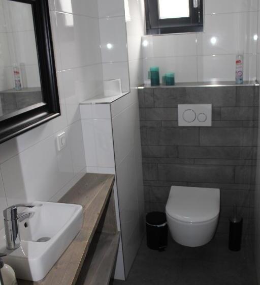 اتاق استاندارد سه نفره, De Weije Wereld