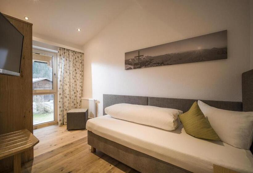 شقة 3 غرف, Haus Kreidl