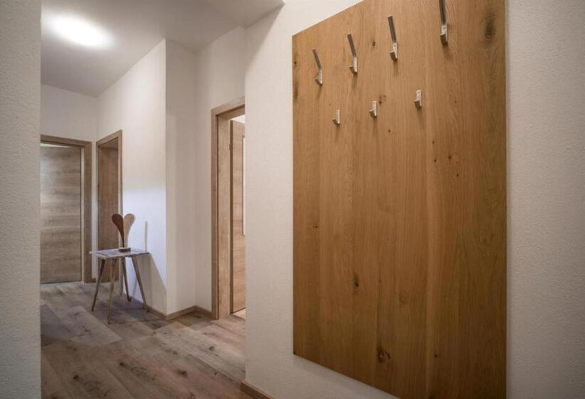 شقة 3 غرف, Haus Kreidl