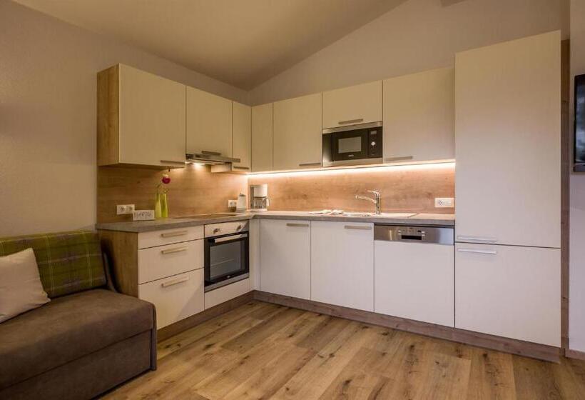 شقة 3 غرف, Haus Kreidl