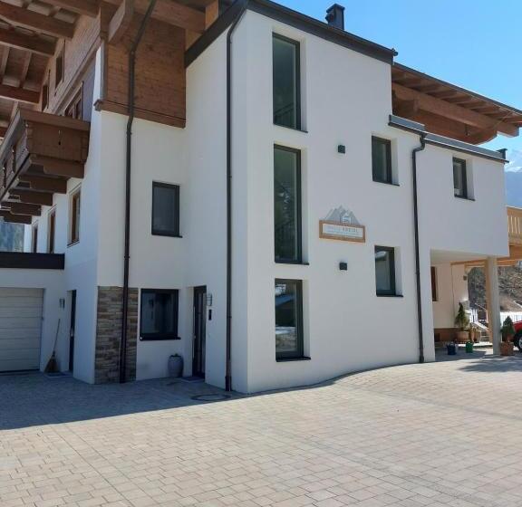 Апартаменты 3 Спальни, Haus Kreidl