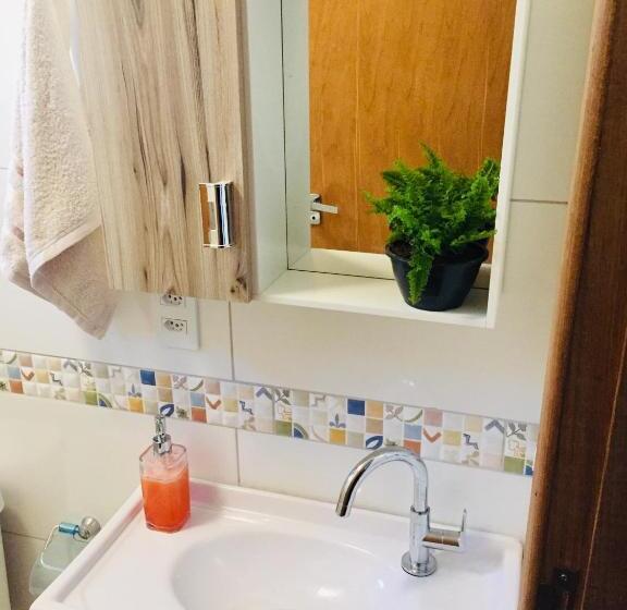 חדר סטודיו סטנדרד, Star House