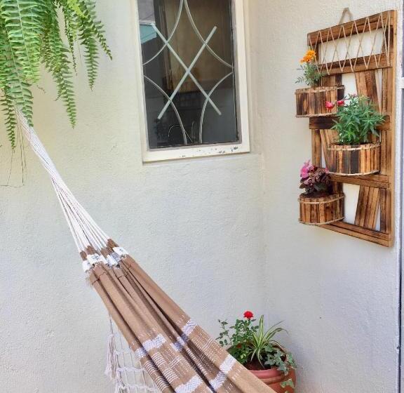 חדר סטודיו סטנדרד, Star House