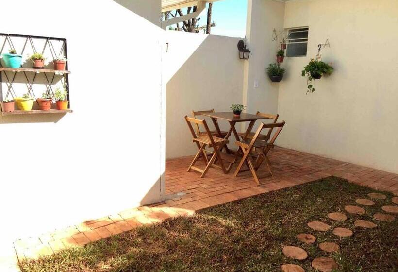 חדר סטנדרט לארבעה, Star House