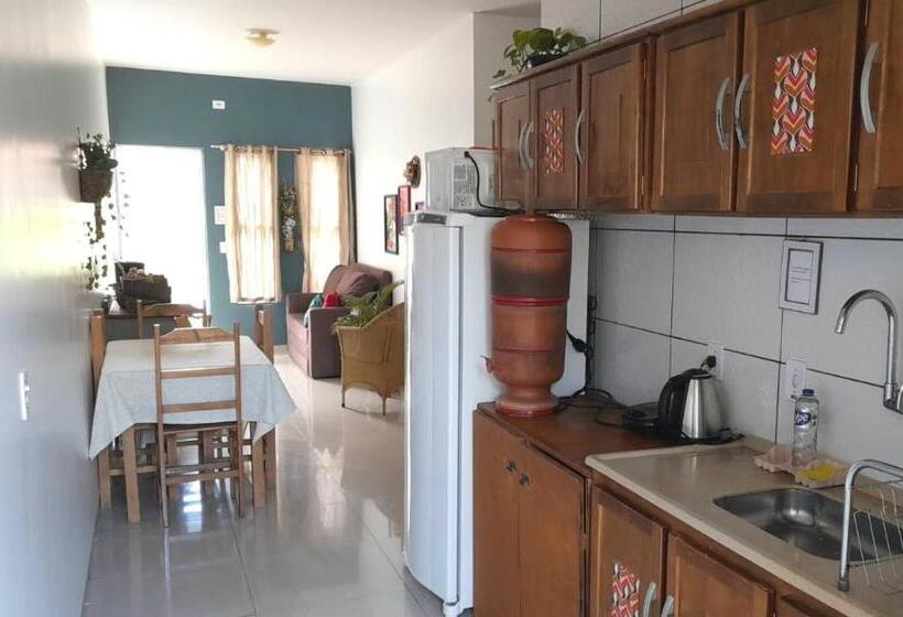 חדר סטנדרט לארבעה, Star House