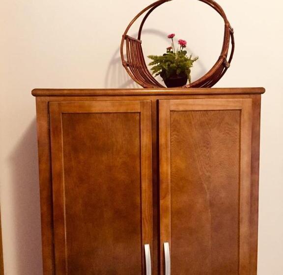 חדר סטנדרט לארבעה, Star House