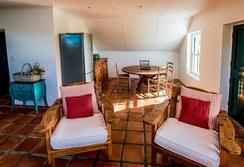Апартаменты 3 Спальни, Oudewerfskloof Olive Farm