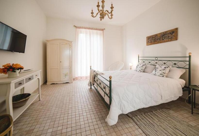 스탠다드 룸 킹사이즈 침대, Villa Santa Margherita