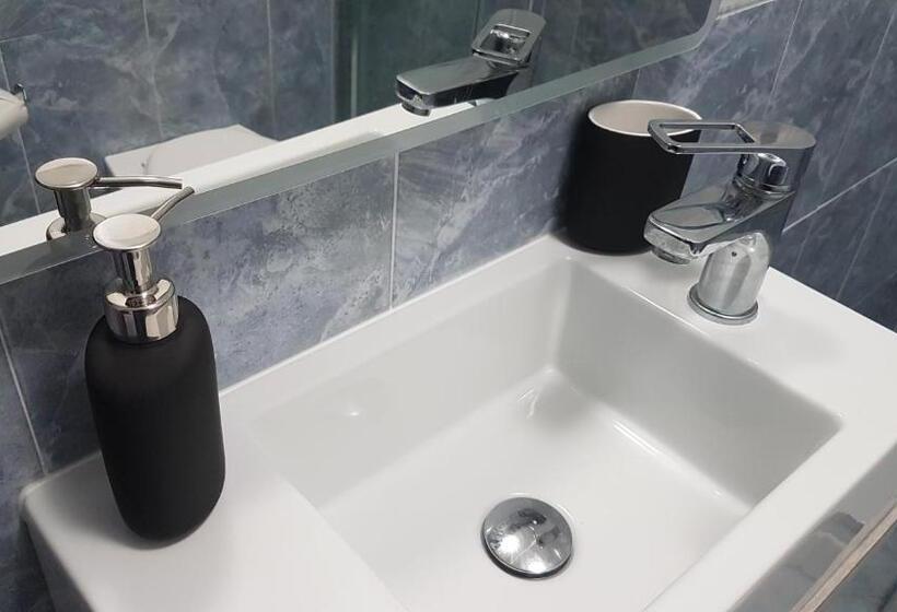 اتاق لوکس چهار تخته, Piccolo Poggio Apartments