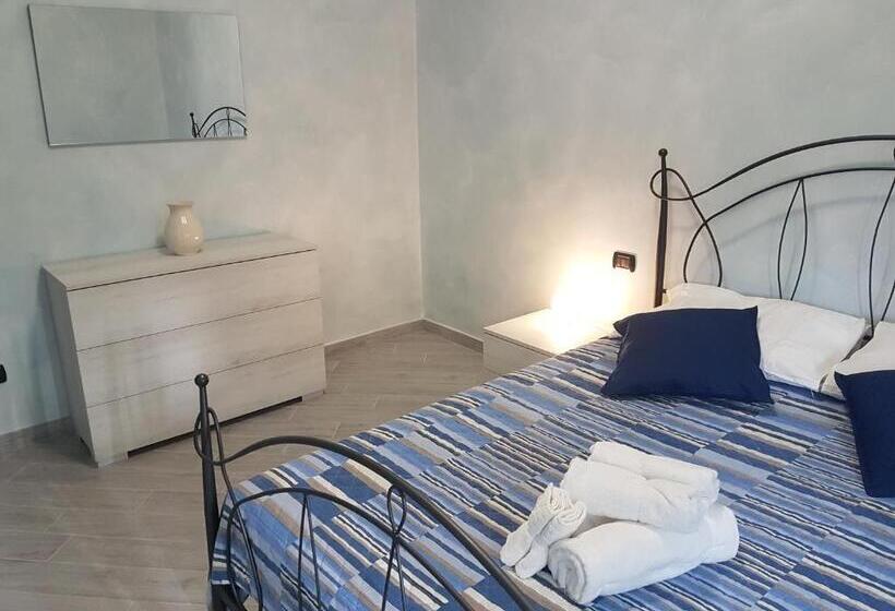 اتاق لوکس چهار تخته, Piccolo Poggio Apartments