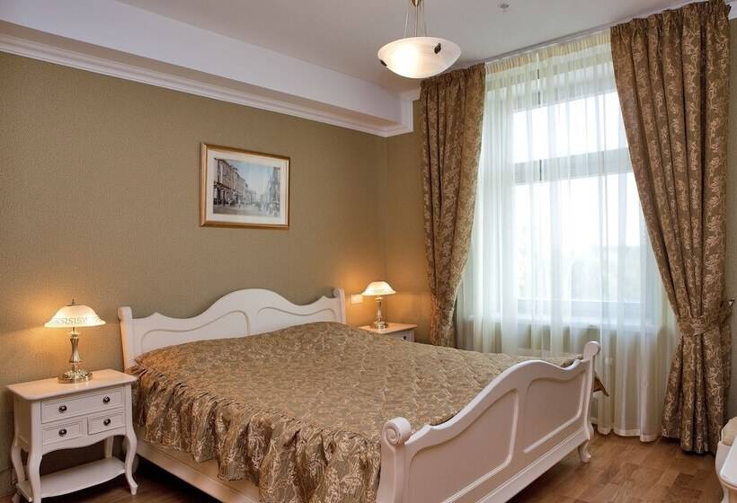 高级套房, Azimut Hotel Yaroslavl