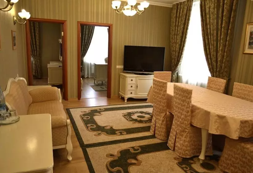 سوییت سوپریور, Azimut Hotel Yaroslavl