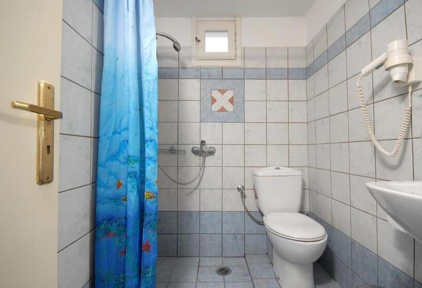 إستوديو قياسى, Barbouni Hotel & Studios