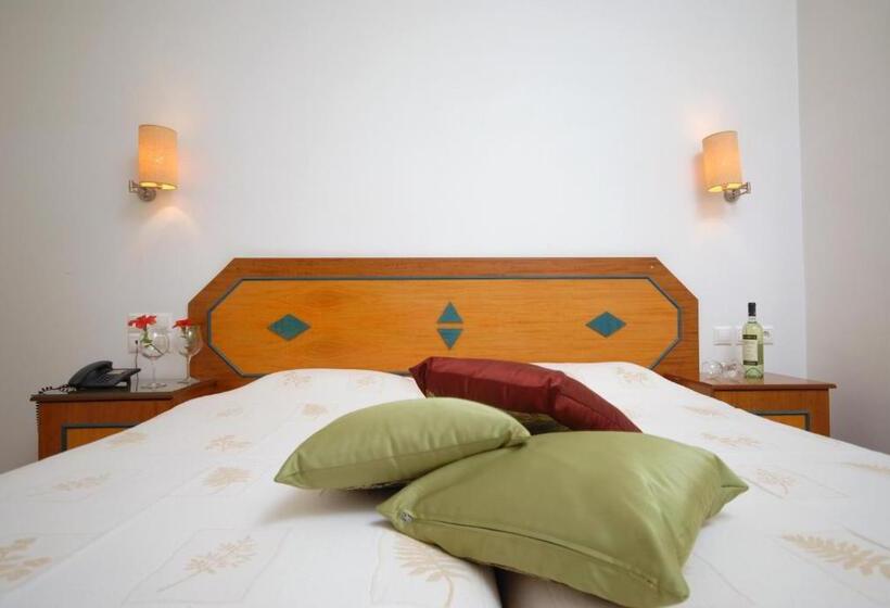 غرفة قياسية ثلاثية, Barbouni Hotel & Studios