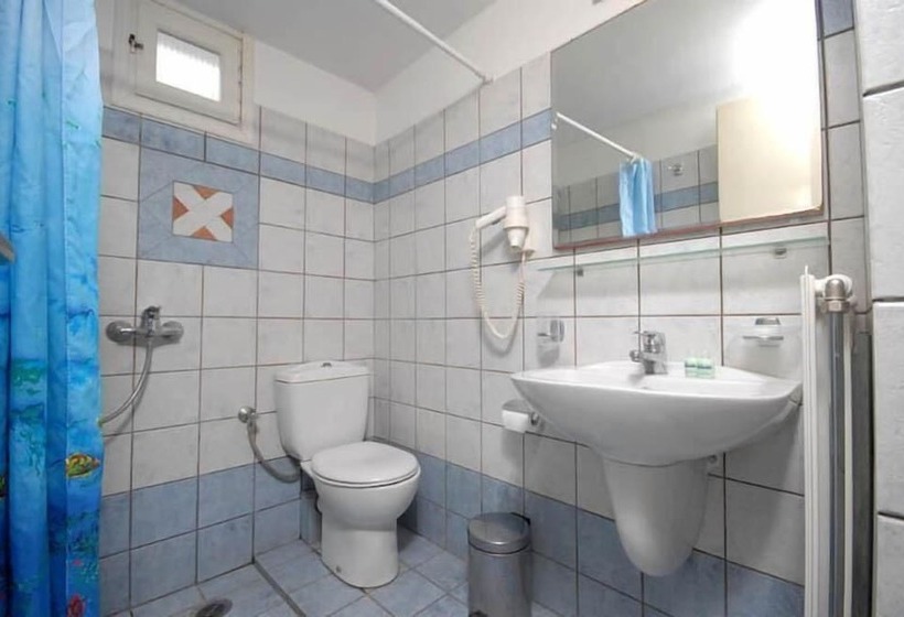 غرفة قياسية ثلاثية, Barbouni Hotel & Studios