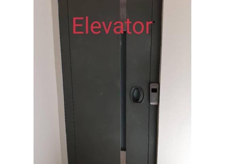 带1个卧室的带阳台的公寓, Blue Eyes Apartments