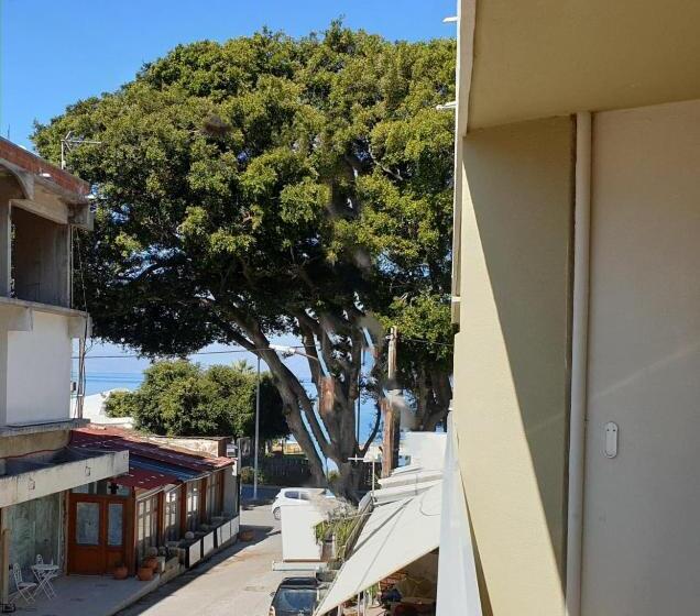 Апартаменты 1 Спальня с Балконом, Blue Eyes Apartments