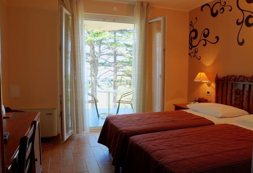 اتاق استاندارد با بالکن, Belvedere Resort Hotels