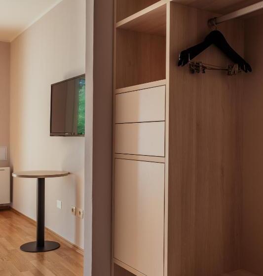 اتاق استاندارد با بالکن, Belvedere Resort Hotels