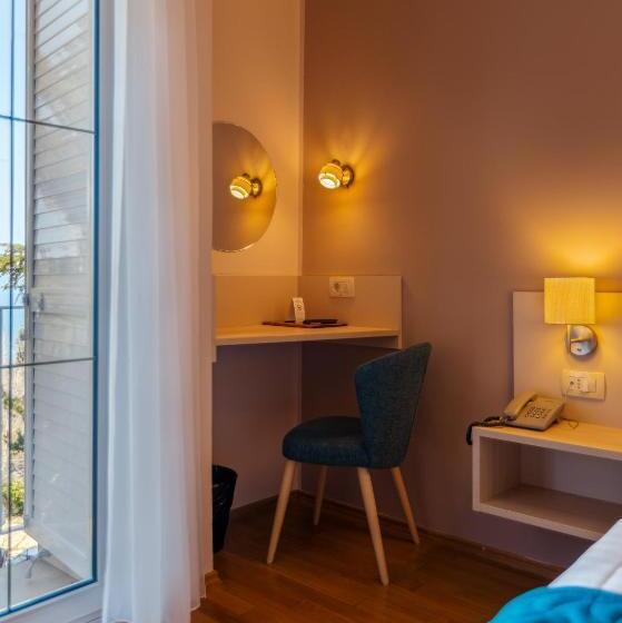 اتاق استاندارد با بالکن, Belvedere Resort Hotels