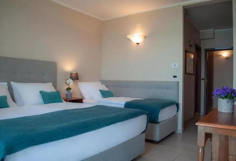 اتاق استاندارد با بالکن و چشم‌انداز دریا, Belvedere Resort Hotels