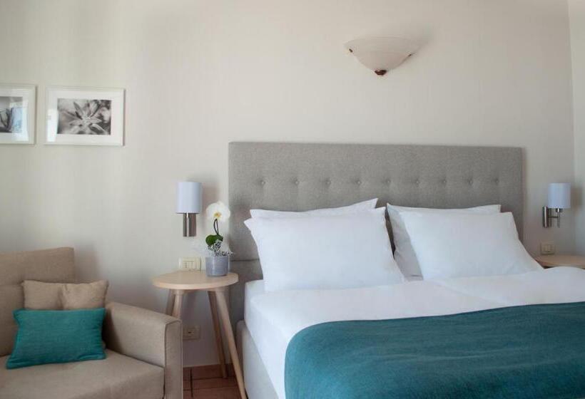 سوییت با چشمانداز دریا, Belvedere Resort Hotels