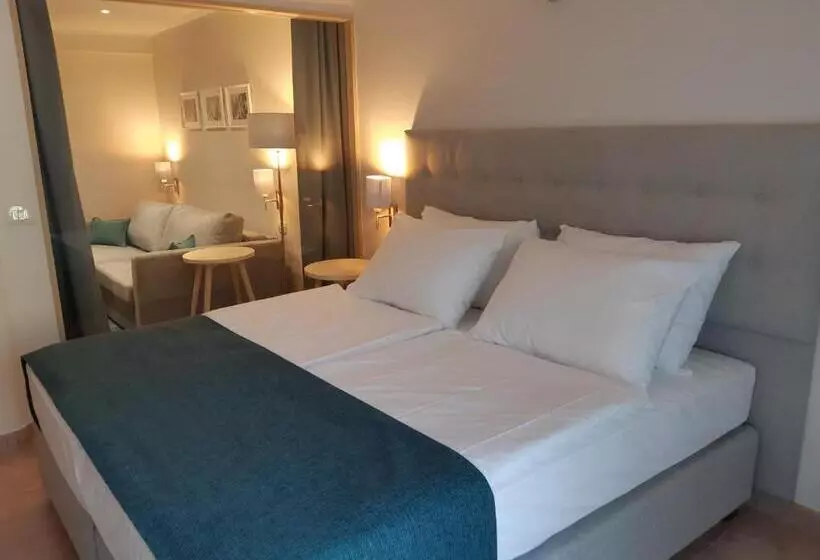 Suite with Terrace, Belvedere Resort Hotels