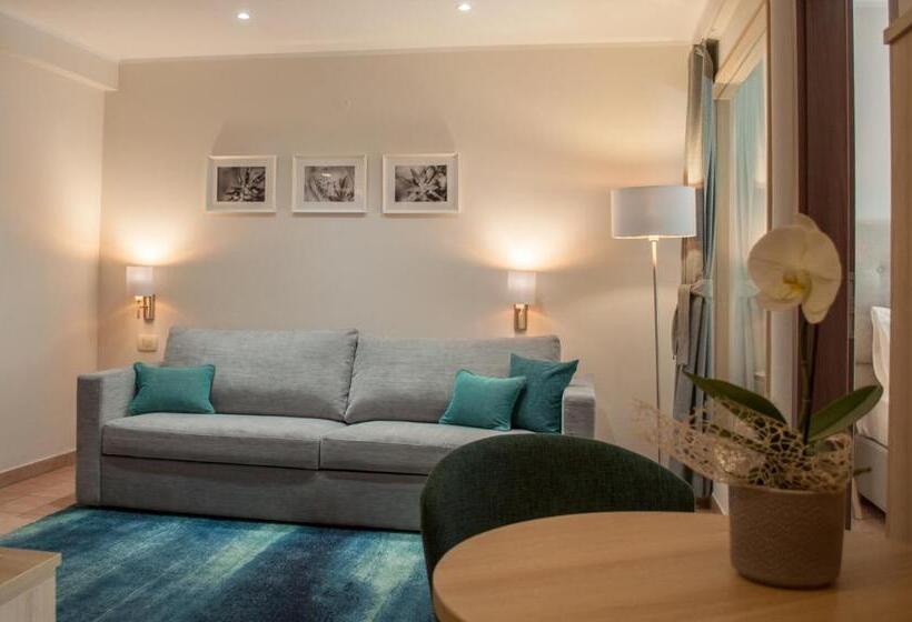 Suite with Terrace, Belvedere Resort Hotels