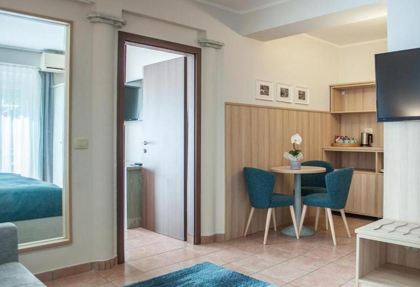 Suite with Terrace, Belvedere Resort Hotels