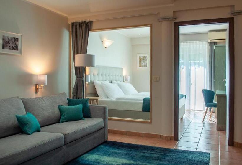 Suite with Terrace, Belvedere Resort Hotels