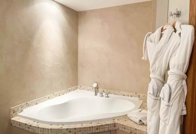 Prestige Triple Room, Cannes Villa St Barth