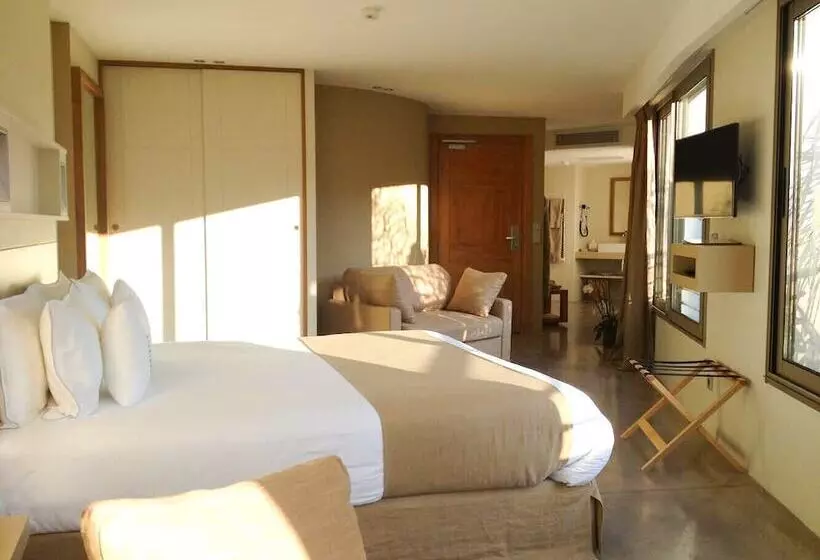 سوییت خانوادگی, Cannes Villa St Barth