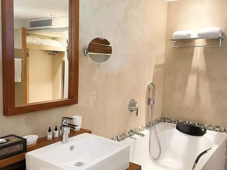 سوئیت رویال, Cannes Villa St Barth