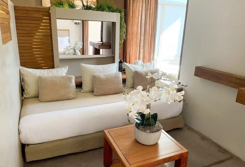 سوئیت رویال, Cannes Villa St Barth