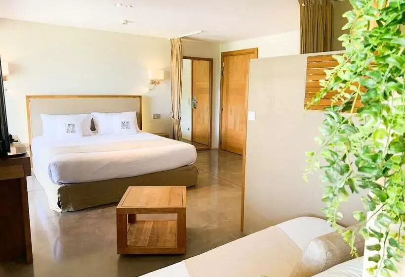 سوئیت رویال, Cannes Villa St Barth