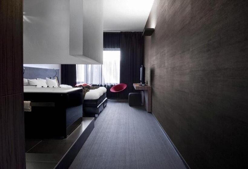 غرفة ديلوكس, Carbon