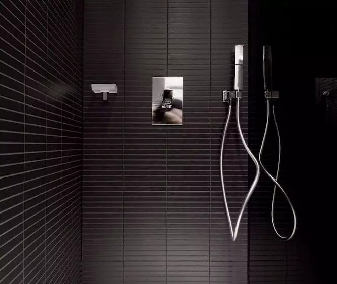 Standard-huone, Carbon
