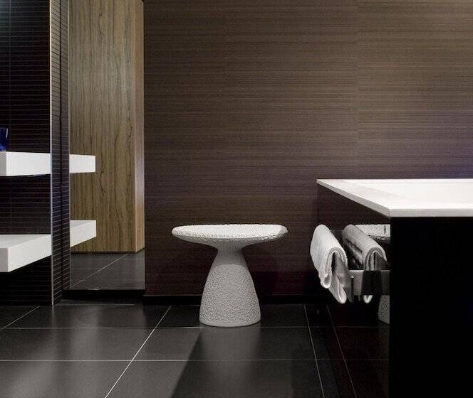 غرفة قياسية, Carbon