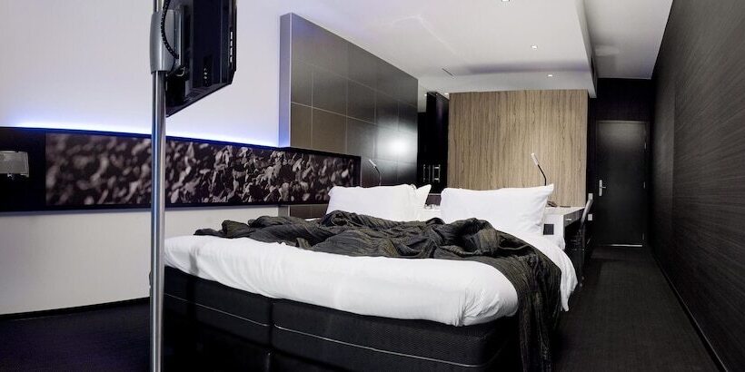 غرفة قياسية, Carbon